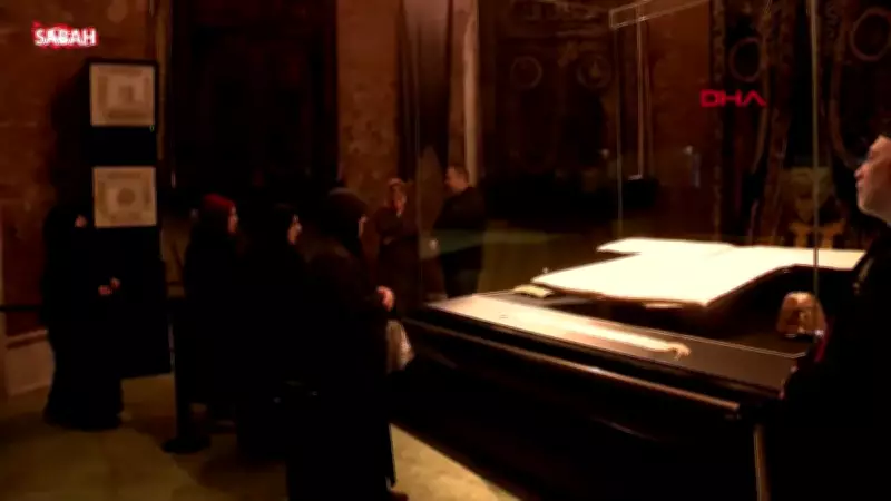 Hırka-i Şerif Ziyarete Açıldı, Vatandaşlar Yoğun İlgi Gösterdi