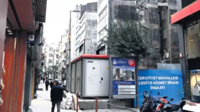 Şişli Esnafı İBB'nin Yol Ortasındaki Trafosundan Mağdur