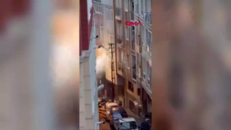 Şişli'de Elektrik Direğinde Patlama ve Yangın: 'Kaçak Elektrik Kullanmaktan Oluyor'