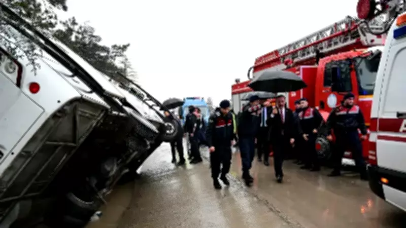 Isparta'da Cezaevi Aracı Devrildi: 3 Jandarma Yaralandı