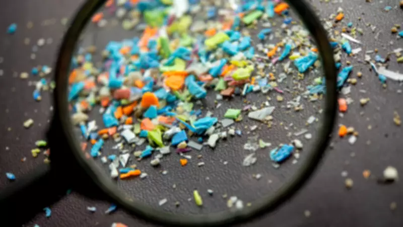 Kanadalı Bilim İnsanları Plastik Atıkları Güneş Enerjisiyle Sirkeye Dönüştürdü