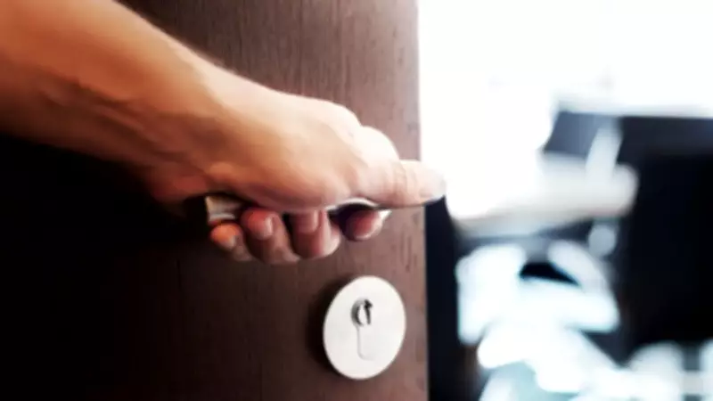 Kapıdan Geçince Neden Unutuyoruz? Bilim İnsanları 'Kapı Etkisi'ni Açıklıyor