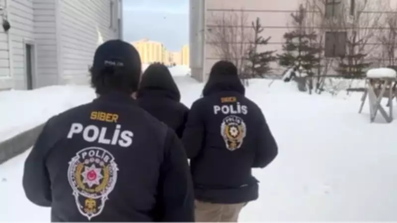 Kars Merkezli 5 İlde 'Sahte El' Operasyonu: Sosyal Medya Dolandırıcılık Şebekesi Çökertildi