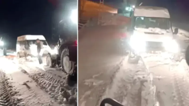 Kars'ta Tipiye Yakalanan Minibüs Kar Altında Kaldı, Kurtarma Operasyonu Başlatıldı