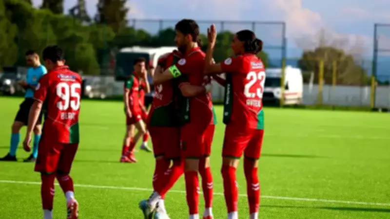 Karşıyaka Tarihi Gol Farkıyla Rekor Kırdı, İki Oyuncu Hat-Trick Yaptı