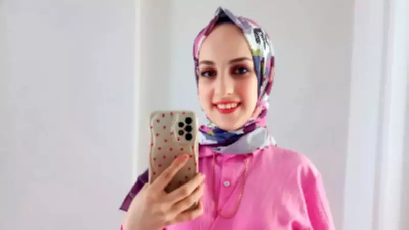 Kasımpaşa'da 5'inci Kattan Düşen 21 Yaşındaki Kübra Hayatını Kaybetti, Annesi Sinir Krizi Geçirdi