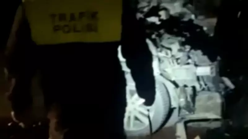 Kayseri'de Minibüs Kazası: Sürücü Yaralandı, Üç At Hayatını Kaybetti