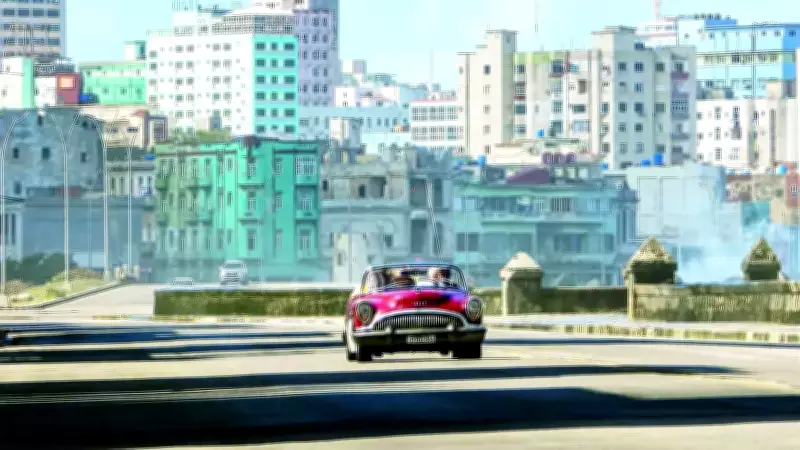 Küba'da Enerji Krizi: Oteller Kapanıyor, Turizm ve Havacılık Felç