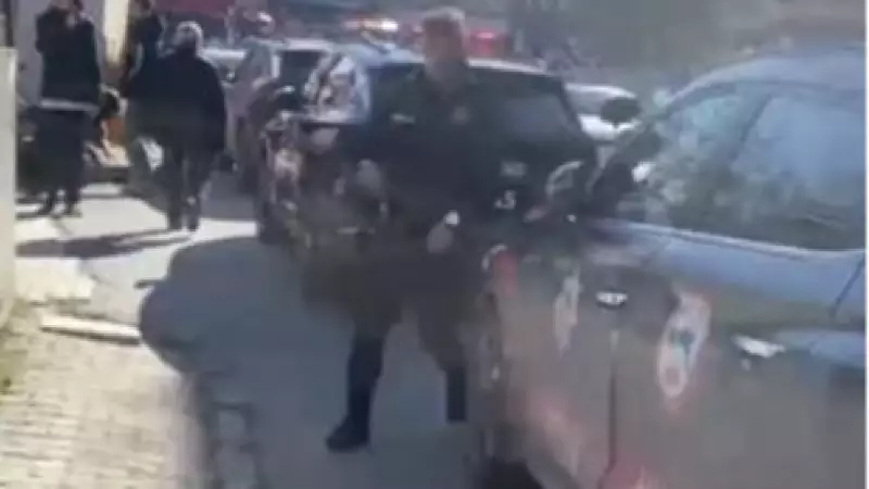 Küçükçekmece'de Polislere Bıçaklı Saldırı: 4 Polis ve 2 Sivil Yaralandı