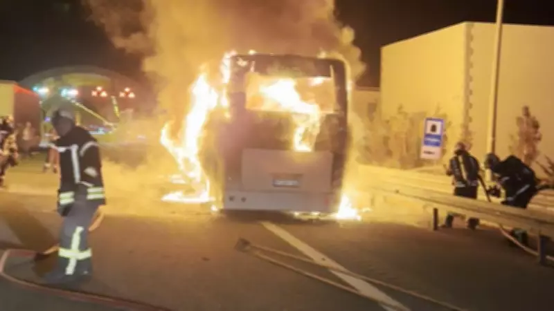 Kocaeli'de Tünel Girişinde Boş Otobüs Alevlere Teslim Oldu!