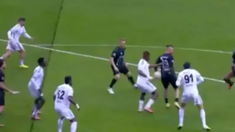 Kocaelispor - Beşiktaş Maçında Tartışmalı Penaltı Kararı! Eski Hakemler Konuştu