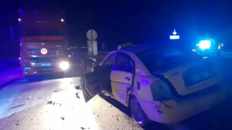 Konya Karapınar'da Tır ile Ticari Taksi Çarpıştı: 1 Yaralı