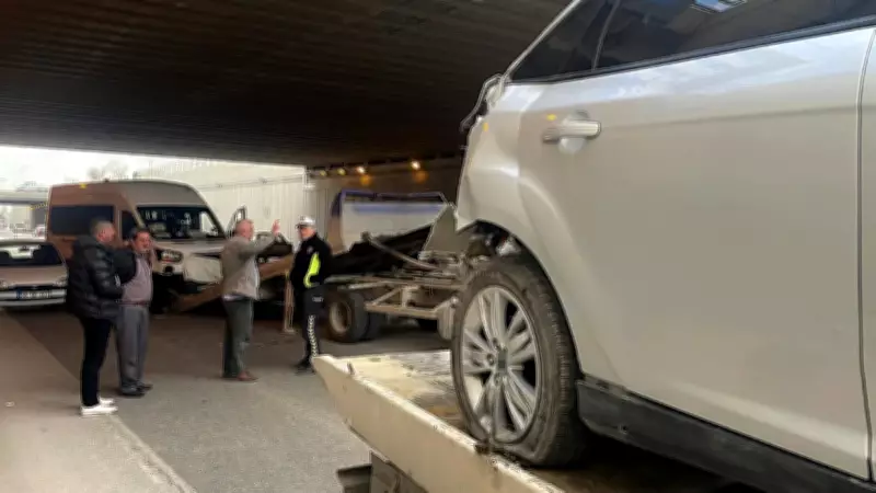 Konya'da Otomobil ile Servis Aracı Çarpıştı: 5 Kişi Yaralandı