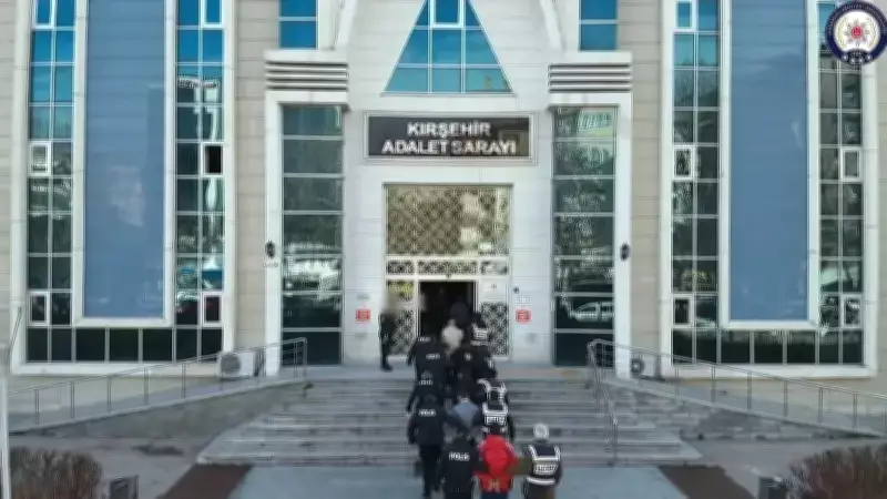 Kırşehir Merkezli Dolandırıcılık Çetesine Operasyon: 17 Şüpheli Tutuklandı