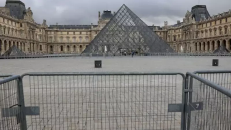 Louvre Müzesi Müdürü des Cars'ın İstifası Macron Tarafından Kabul Edildi