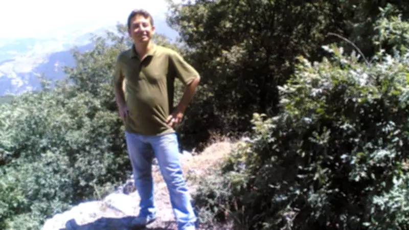 Manisa'da Halı Sahada Kalp Krizi: Matematik Öğretmeni Vedat Sarıçam Hayatını Kaybetti