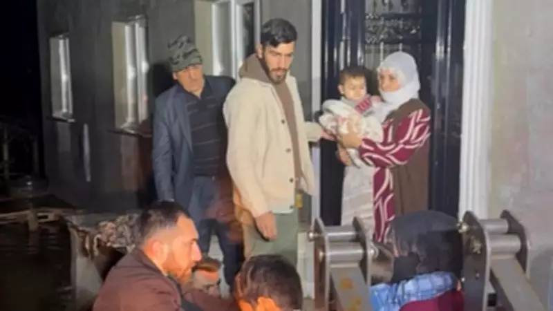 Manisa'da Sel Felaketi: 11 Kişilik Aile Kurtarıldı