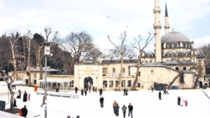 İmanın ve Adanmışlığın Eserleri: Selatin Camilerinin İhtişamı