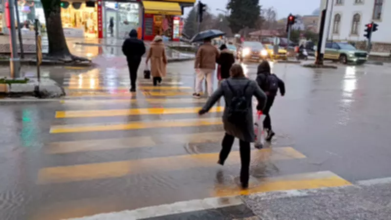 Marmara Bölgesi'nde Hava Sıcaklıkları Düşüyor: Kar ve Buzlanma Uyarısı