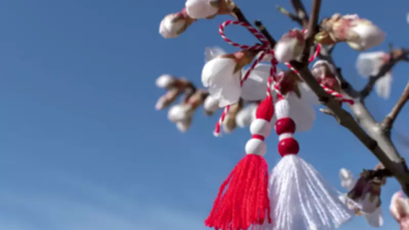 Marteniçka Geleneği: Baharın Habercisi Bilekliğin Hikayesi ve Yapımı