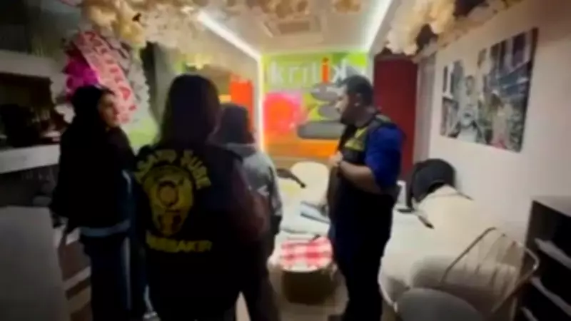 Masaj Salonu Görünümünde Fuhuş Yapan Çeteye 'Kadraj' Darbesi: 68 Milyon Lira Tespit Edildi