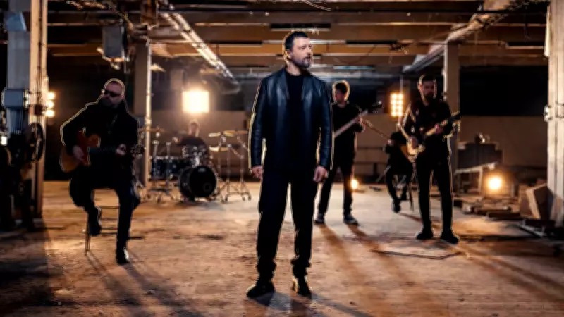 Mehmet Erdem'in 'Başım Belada' Yorumu Kliplendi: Üç Yıl Sonra Dönüş