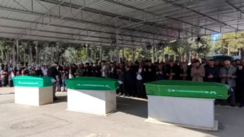 Mersin'deki Feci Kazada Hayatını Kaybeden 3 Genç Kız Yan Yana Toprağa Verildi