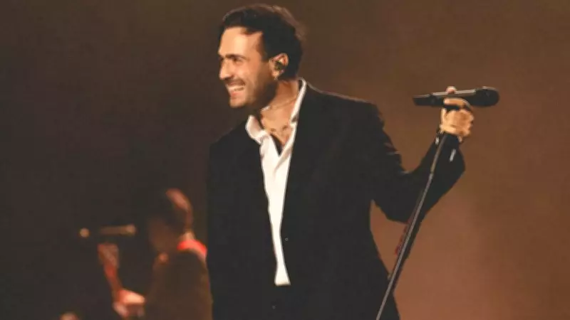 Mert Demir Konser Gelirini İhtiyaç Sahibi Öğrencilere Bağışladı