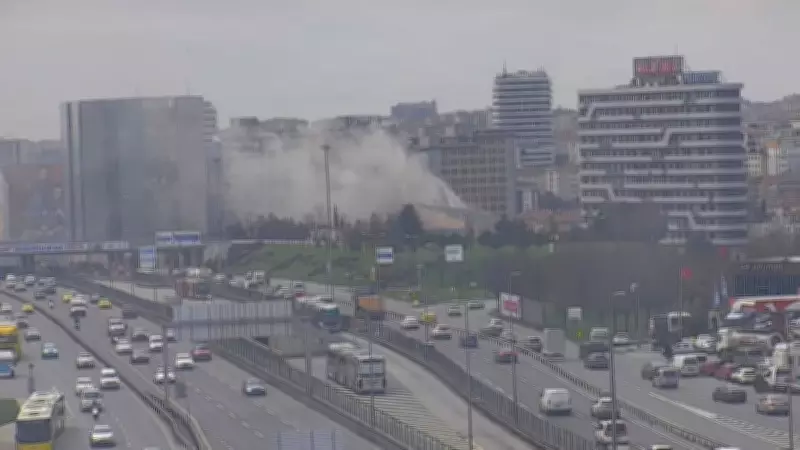Merter Polisevinde Çatı Yangını: Çok Sayıda İtfaiye Ekibi Sevk Edildi