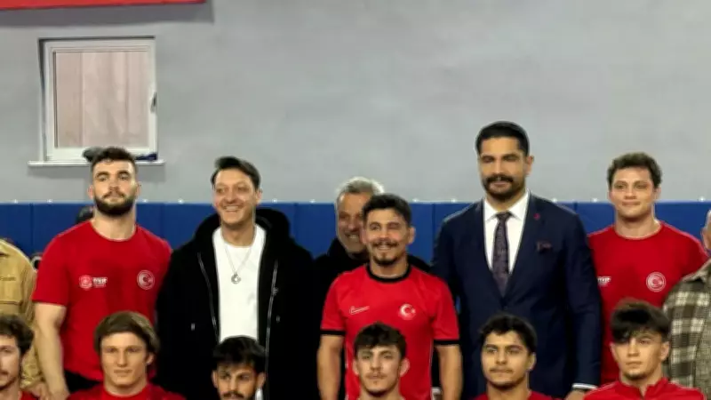 Mesut Özil, Güreş Milli Takımı Kampını Ziyaret Etti ve Futbol Yorumları Yaptı
