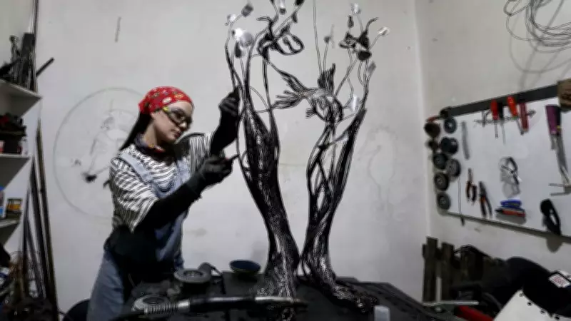 Metal Heykel Sanatçısı Gülfidan Soyuğur: Atölyesi Terapi Merkezi Oldu
