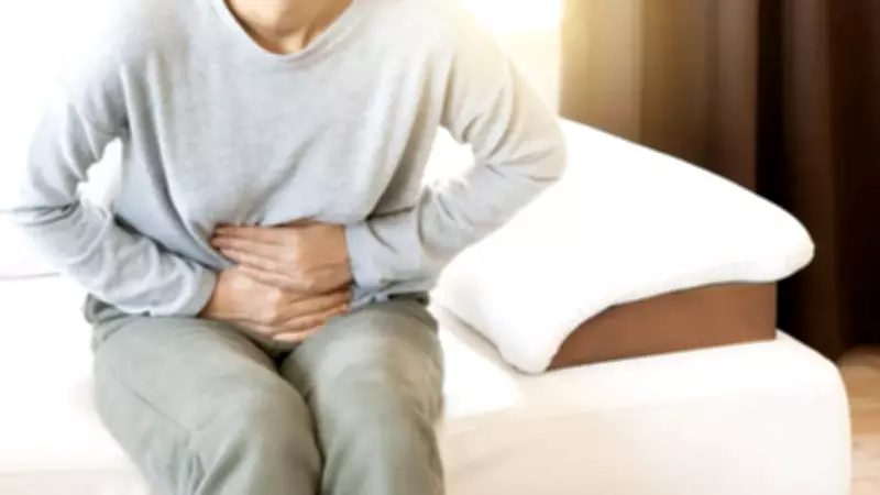 Mide Ağrısı Ölümcül Olabilir: Uzmanlar Uzun Açlık Sonrası Ağır Yemeklere Karşı Uyarıyor