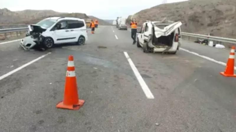Niğde-Pozantı Otoyolunda Feci Kaza: 1 Çocuk Hayatını Kaybetti, 7 Kişi Yaralandı