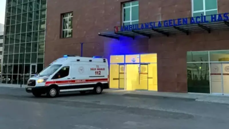 Niğde'de Otomobil ile Tır Çarpıştı: 4 Yaralı