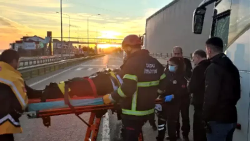 Ünye'de Otobüs ile Tır Çarpıştı: 4 Yaralı