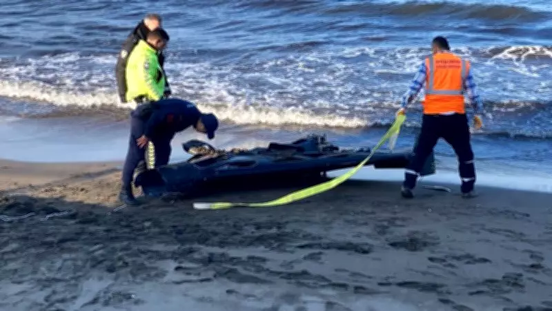 Ordu'da Sahile Vuran İHA Parçası İnceleme İçin Emniyete Teslim Edildi