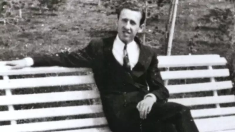 Orhan Veli Kanık'ın Doğduğu Beykoz'daki Tarihi Ev Satışa Çıkarıldı