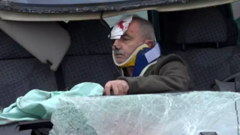 Çorum'da Minibüs TIR'a Arkadan Çarptı: 3 Kişi Ağır Yaralandı, Sürücü Kurtarıldı