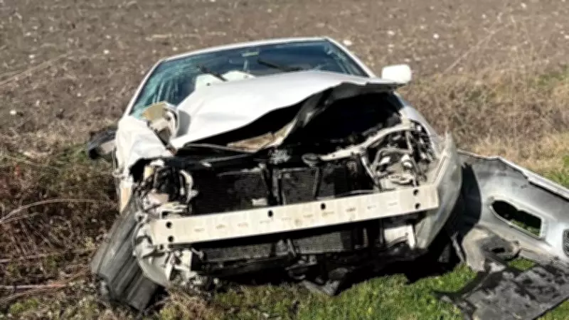 Osmaniye'de Minibüs ile Otomobil Çarpıştı: 3 Kişi Yaralandı, Biri Ağır