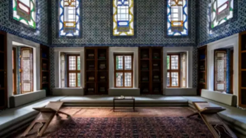 Osmanlı Sarayındaki Şaşırtıcı Kurallar: Padişah Huzurunda Sessizlik ve Dilsiz Görevliler