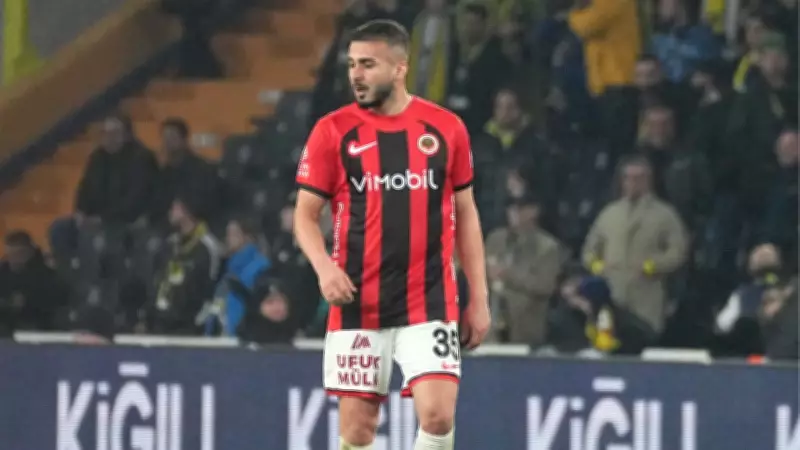 Oğulcan Ülgün'den Örnek Davranış: Fenerbahçe Taraftarı ve Rakip Oyuncular Alkışladı