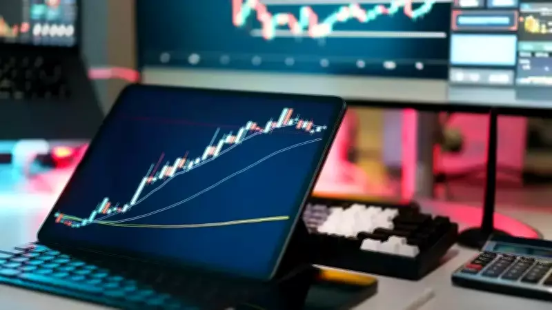 Piyasalar Makro Veriler ve Teknoloji Haberleri Arasında Yön Arıyor, Borsa Rekor Kırdı