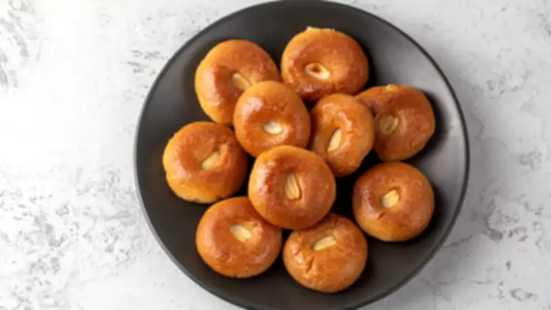 Ramazan Sofralarının Yıldızı Şekerpare: Tam Kıvamında Şerbet Çeken Tarif