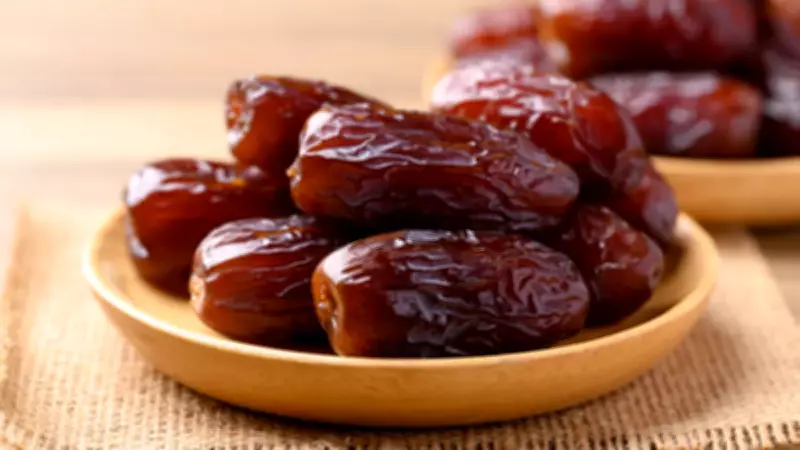 Ramazanda Kabızlık İçin Doğal Çözüm: Hurma Tüketiminde Porsiyon Kontrolü Şart