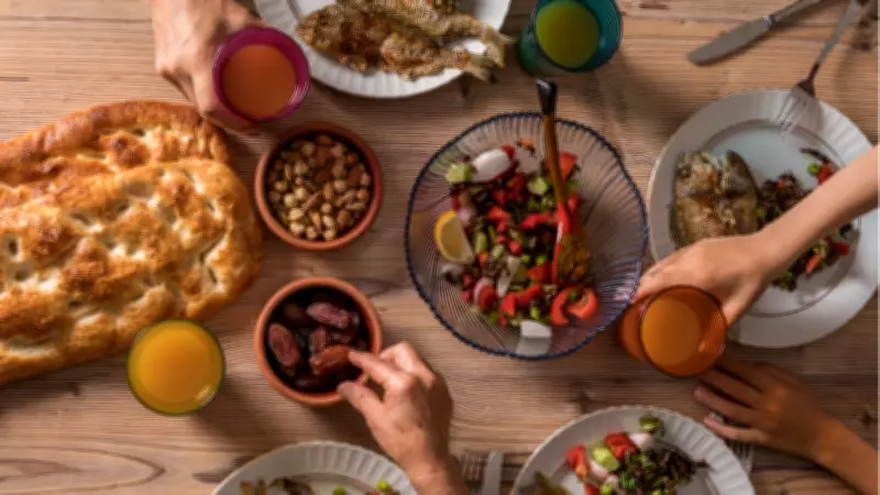 Ramazan'ın 10. Günü İftar Menüsü: Tavuklu Şehriye Çorbası'ndan Cevizli Şekerpare'ye Lezzet Şöleni