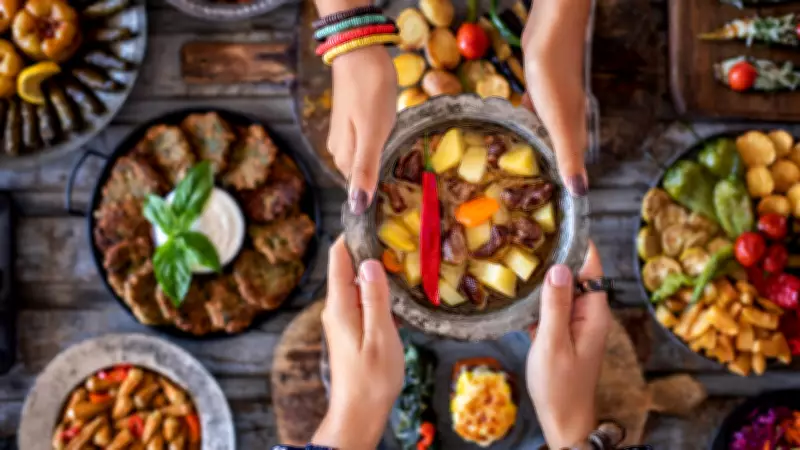 Ramazan'ın İlk İftarı İçin Pratik ve Besleyici Menü: Çorbasından Tatlısına Tarifler