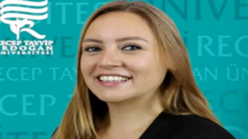 Rize'de Balkondan Düşen Akademisyen Gülçin Bilgin Turna Toprağa Verildi