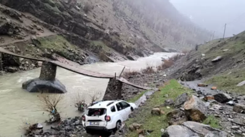 Şırnak'ta Korkunç Kaza: Otomobil Uçuruma Yuvarlandı, 2 Kişi Yaralandı