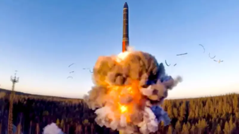 Rus İstihbaratından Çarpıcı İddia: İngiltere ve Fransa Ukrayna'ya Nükleer Bomba Vermeyi Planlıyor