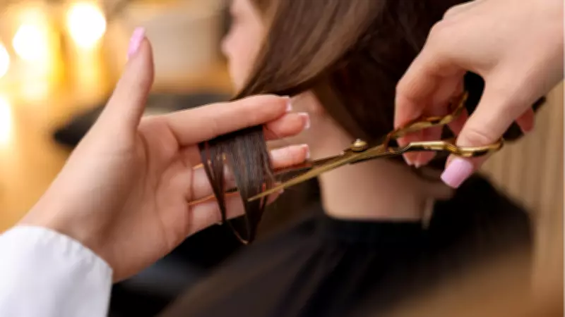 Saç Kesmek Gerçekten Uzama Hızını Artırır mı? Bilimsel Gerçekler Açıklıyor